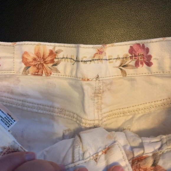 American Eagle Floral Jean Shorts - Picture 3 of 4